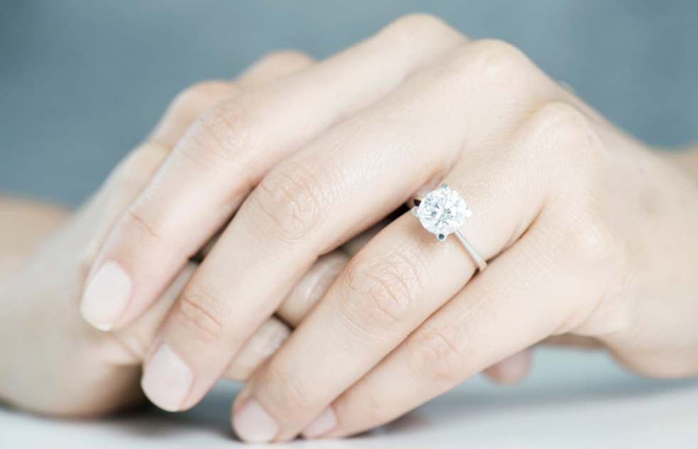 Our Guide to Buying Lab Grown Engagement Ring